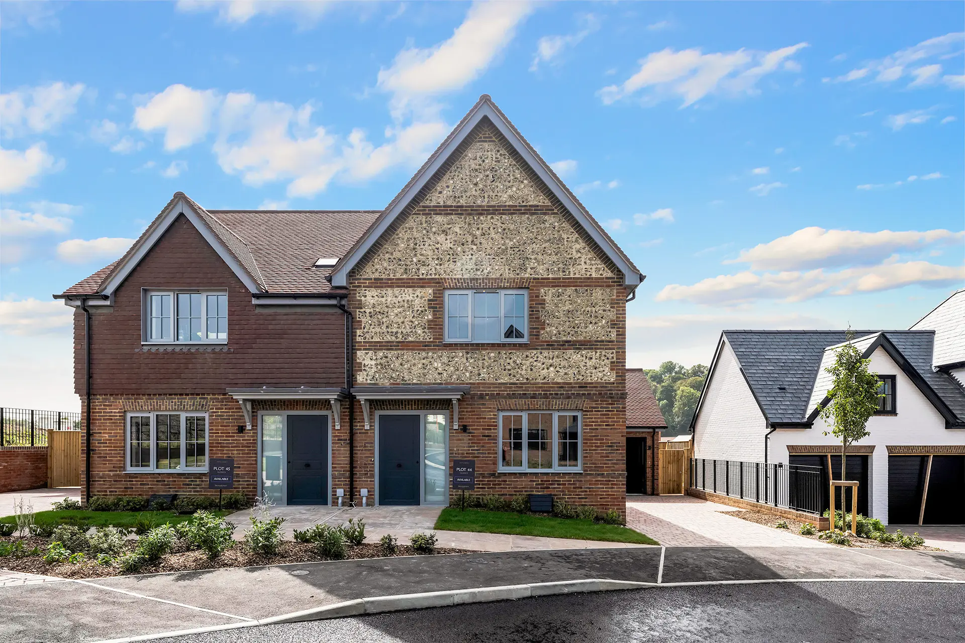 https://static.brookworth-next.lfdev.co/assets/222-falmer-road-rottingdean/plot-44/skylarks-plot-44-externals-dehaze-edit-(1).jpg