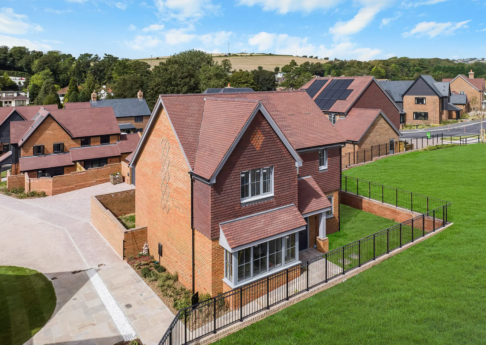 https://static.brookworth-next.lfdev.co/assets/222-falmer-road-rottingdean/plot-40/skylarks-plot-40-externals-dehaze-edit-adv.jpg